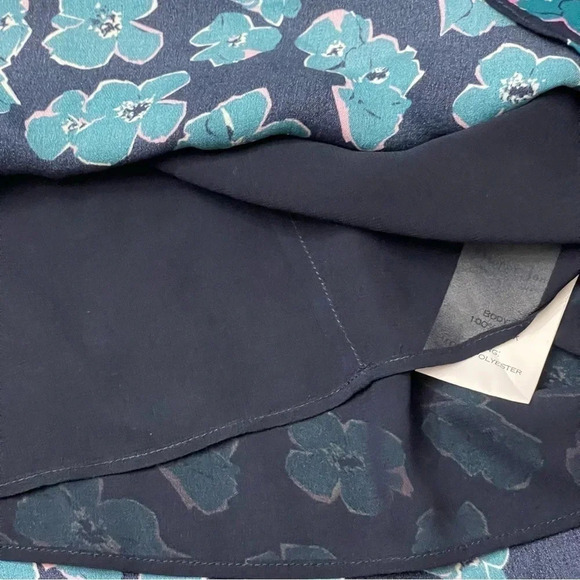 Draper James Dinah print silk blouse. Size 8, flutter sleeves and keyhole detail - Picture 7 of 9